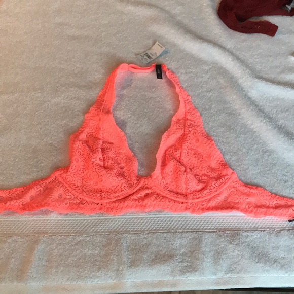 Lace braletts 32c - Picture 2 of 5